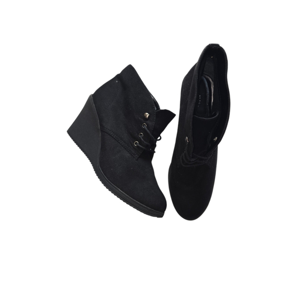 Women's Merona Black Wedge Booties Size 9 1/2 Faux Suede - Picture 1 of 8